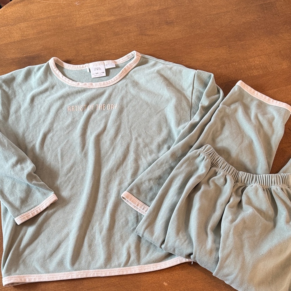 Zara Kids Pajama Set in Soft Green